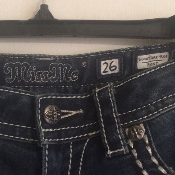 🤩 Miss Me Boot Cut Jeans 👖 Size 26x32 Like New! - Picture 3 of 10